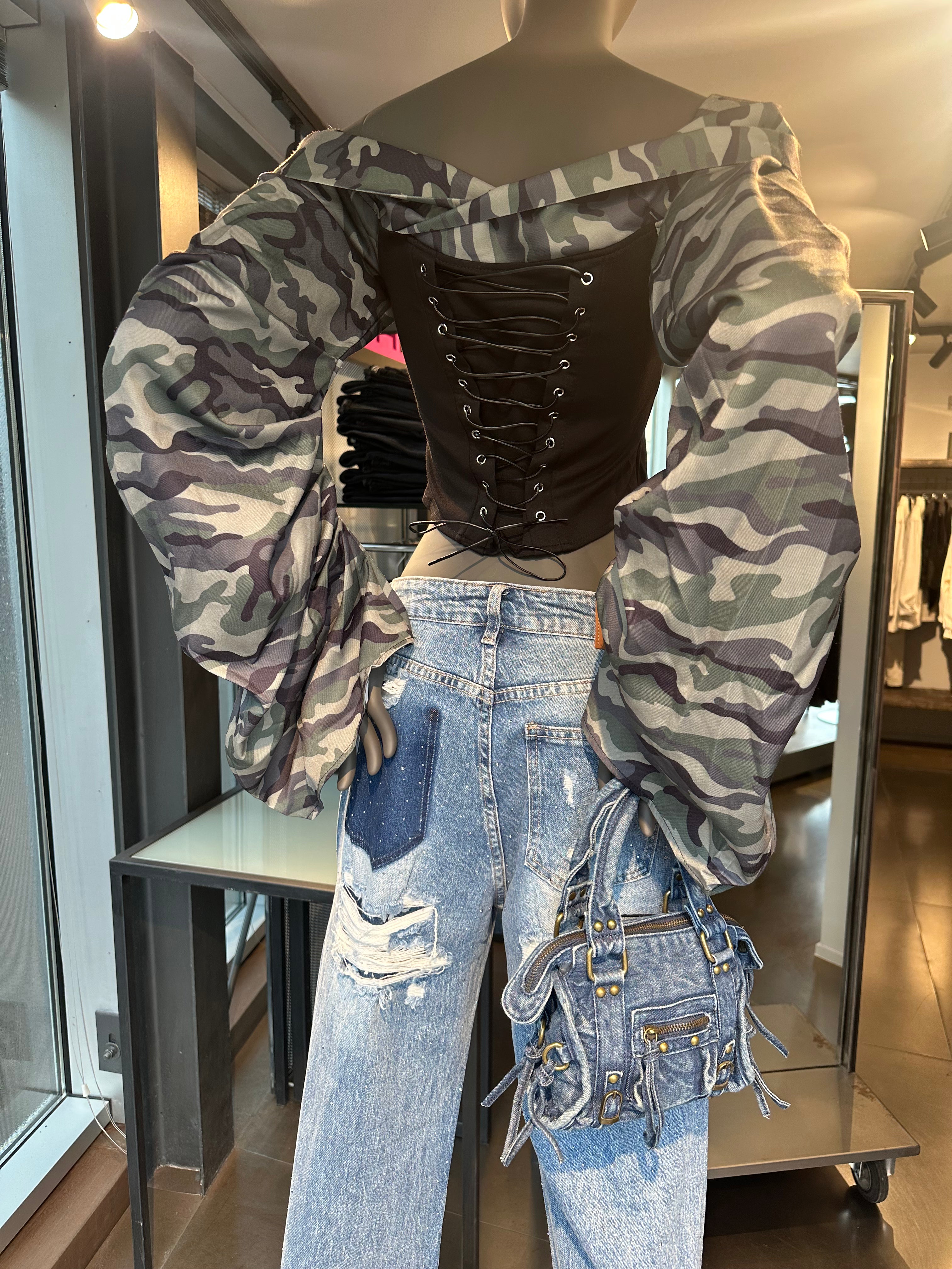 Top con maxi manica