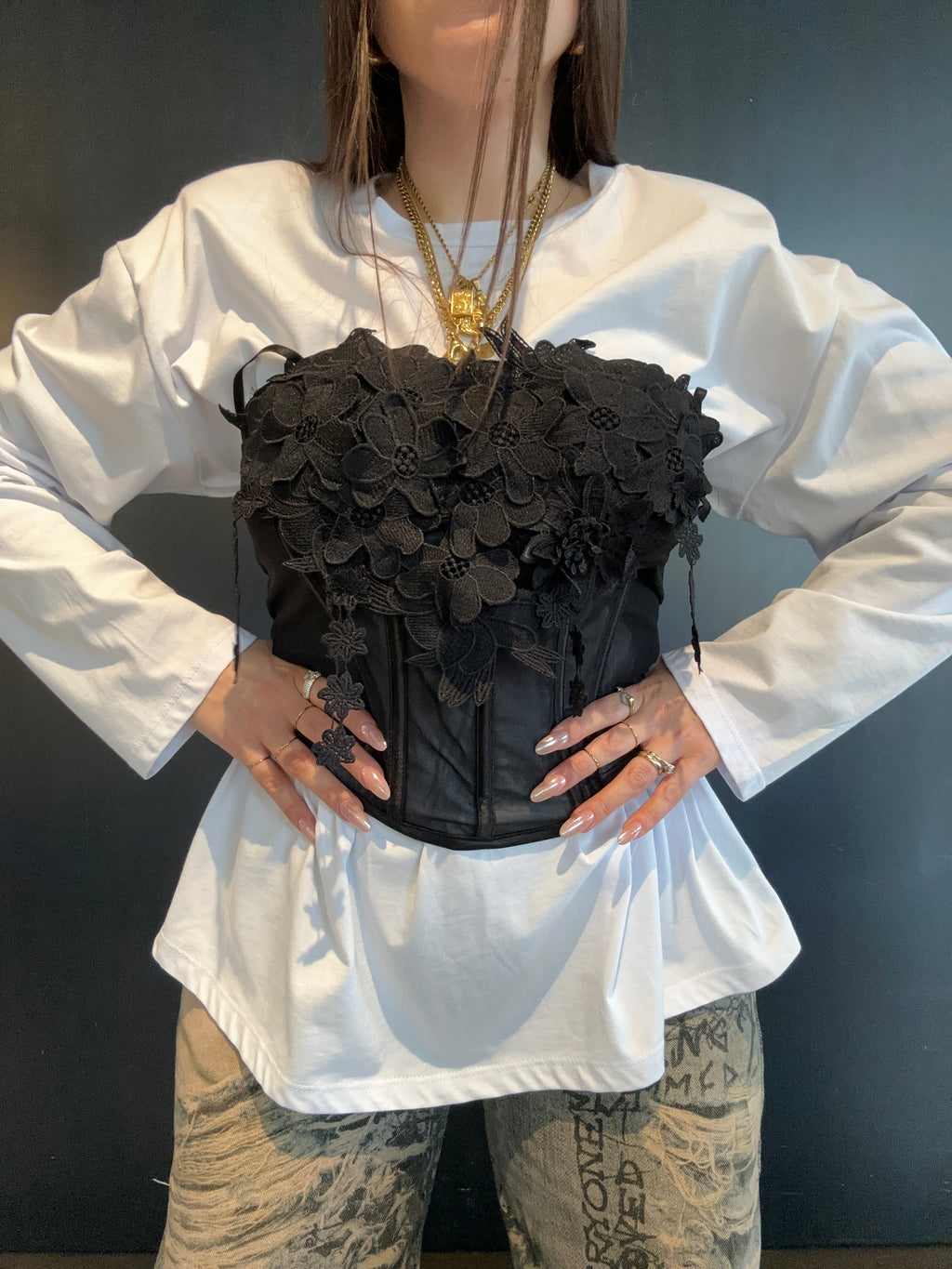 Corsetto ricamo floreale