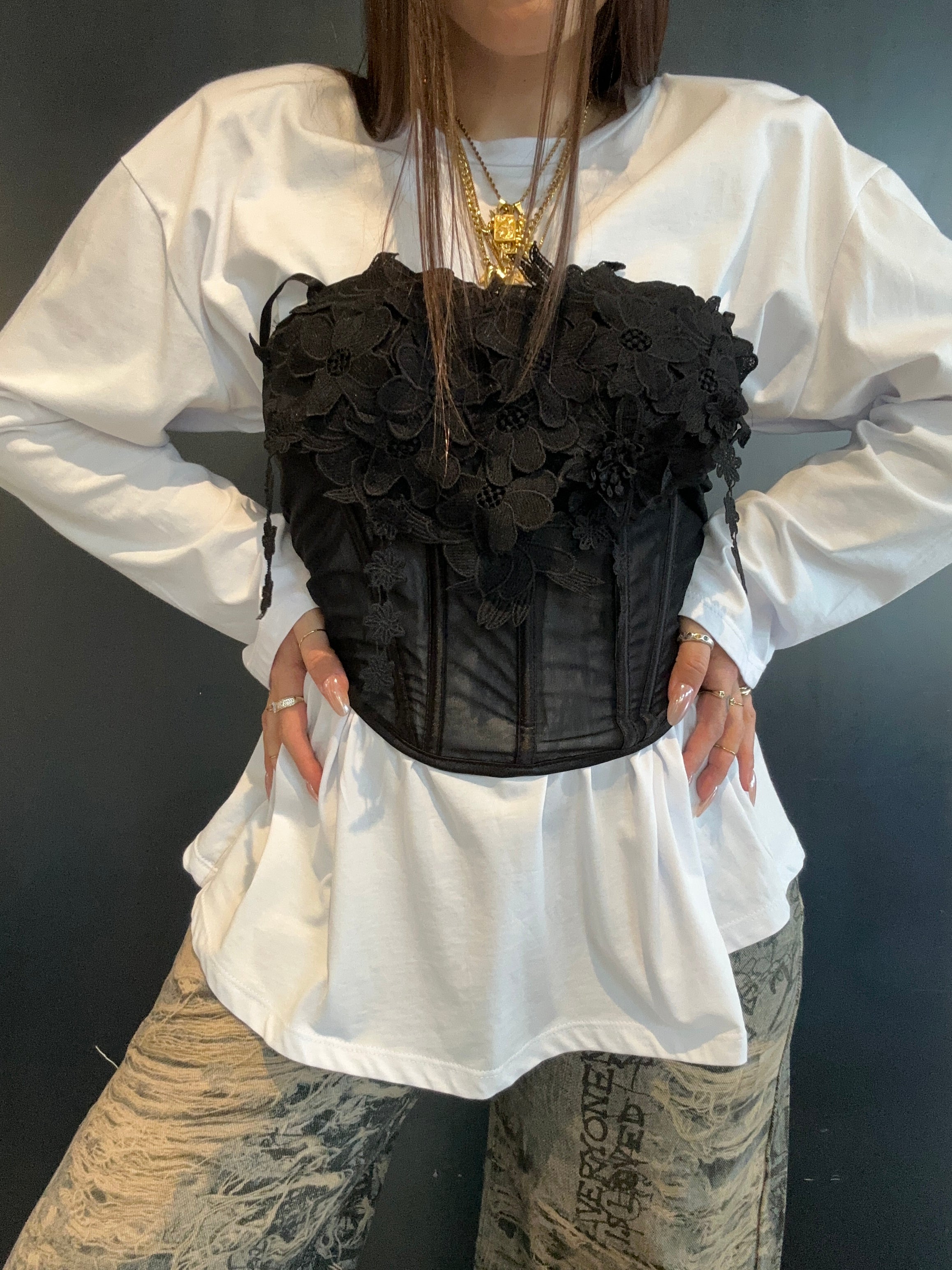 Corsetto ricamo floreale