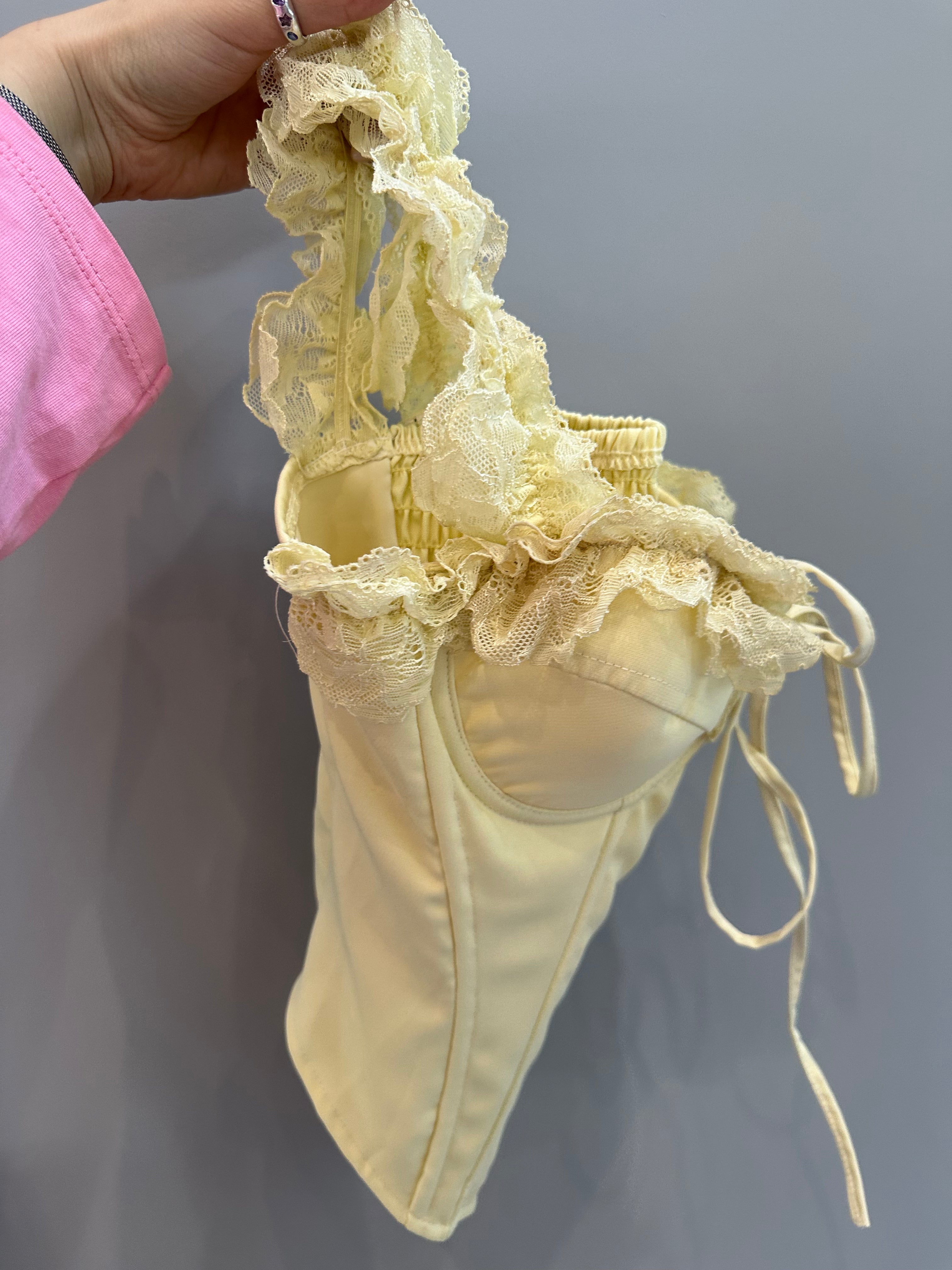 Corsetto bretelle in pizzo