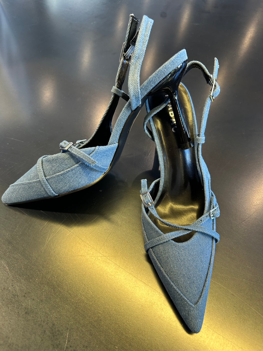 Scarpa denim con tacco